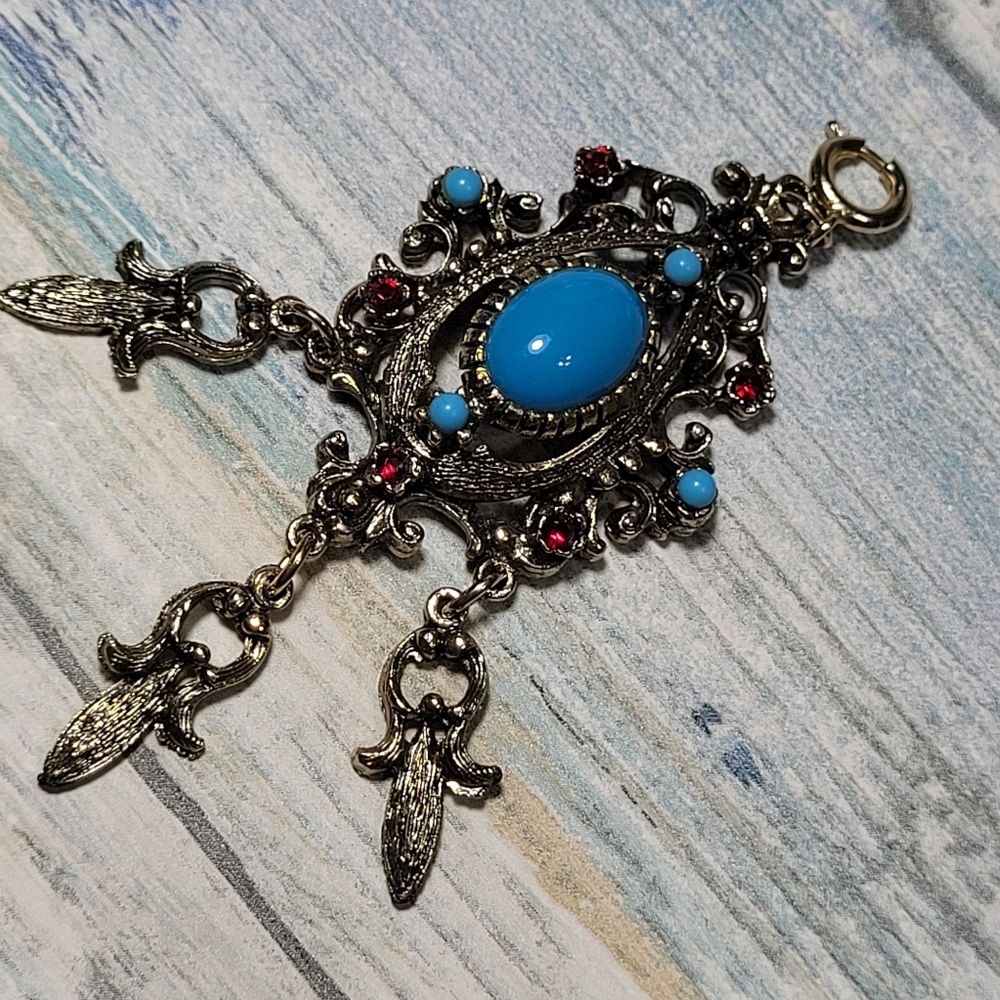Vintage Celebrity Pendant.